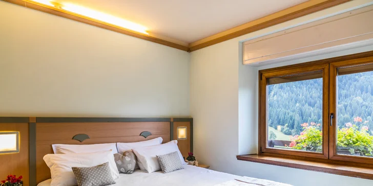 Lyžování i wellness v italských Alpách: hotel v obci Ravascletto, snídaně či polopenze i 28 km sjezdovek