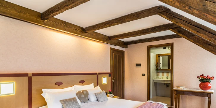 Lyžování i wellness v italských Alpách: hotel v obci Ravascletto, snídaně či polopenze i 28 km sjezdovek