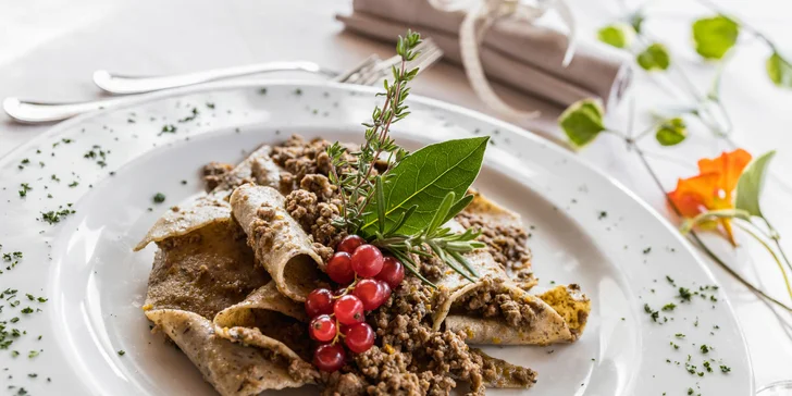 Lyžování i wellness v italských Alpách: hotel v obci Ravascletto, snídaně či polopenze i 28 km sjezdovek