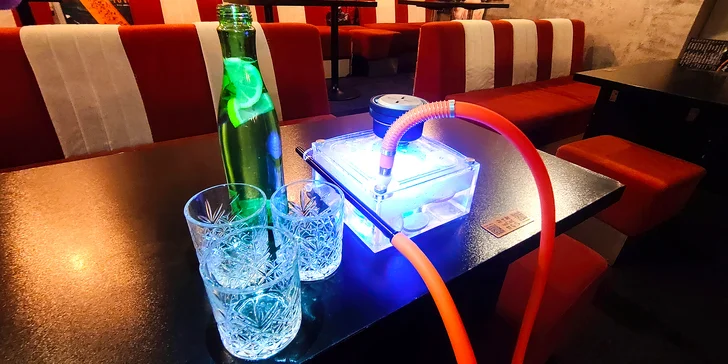Večer s vodní dýmkou a drinky pro 2 nebo 4 osoby v podolském baru re.start