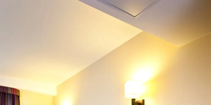 Moderní hotel v centru města Bielsko-Biała blízko u vlakového nádraží: snídaně i polopenze