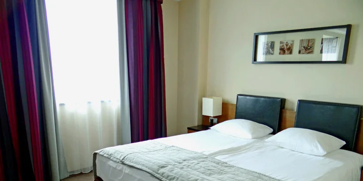 Moderní hotel v centru města Bielsko-Biała blízko u vlakového nádraží: snídaně i polopenze