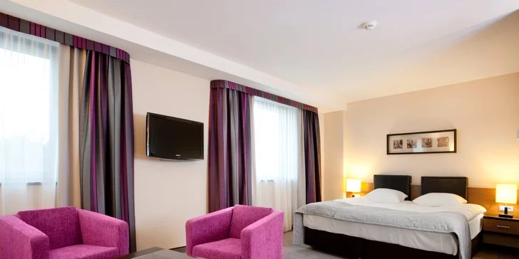 Moderní hotel v centru města Bielsko-Biała blízko u vlakového nádraží: snídaně i polopenze