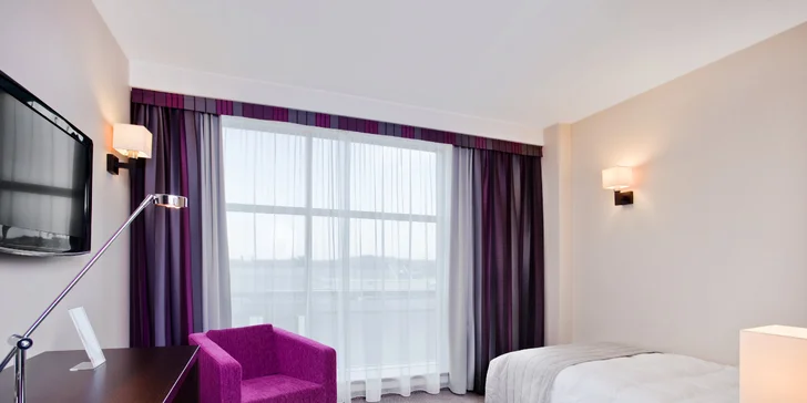 Moderní hotel v centru města Bielsko-Biała blízko u vlakového nádraží: snídaně i polopenze