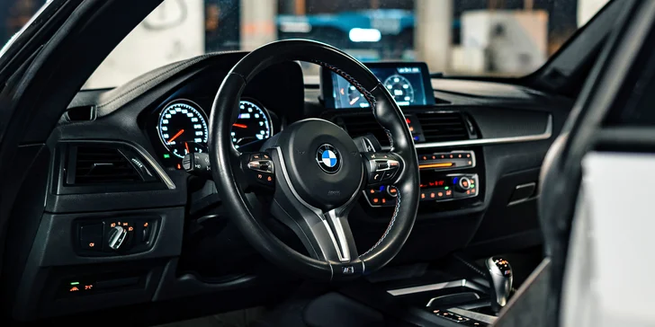 BMW M2 Competition: 30 min. spolujízdy, řízení na 2 hod. nebo i zapůjčení na celý den