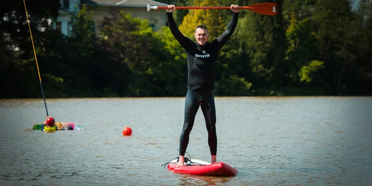 Hodina pádlování na paddleboardu pro 1 osobu na Holoubkovském rybníku