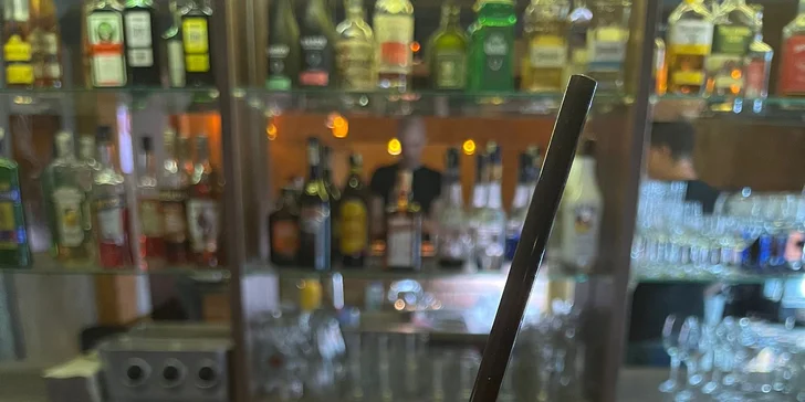 Alkoholický koktejl nebo maxi kýbl podle výběru: s vodkou, rumem i tequilou