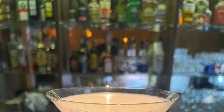 Alkoholický koktejl nebo maxi kýbl podle výběru: s vodkou, rumem i tequilou