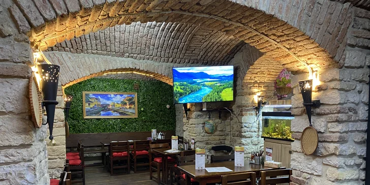Asijské menu dle výběru až pro 3 osoby: Pho Bo, Kung-pao, Bún chả i dezert