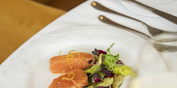 Dárkové poukazy do restaurace Seasons v hotelu Hilton Prague v hodnotě 1000 až 2000 Kč