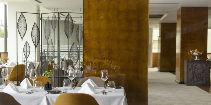 Dárkové poukazy do restaurace Seasons v hotelu Hilton Prague v hodnotě 1000 až 2000 Kč