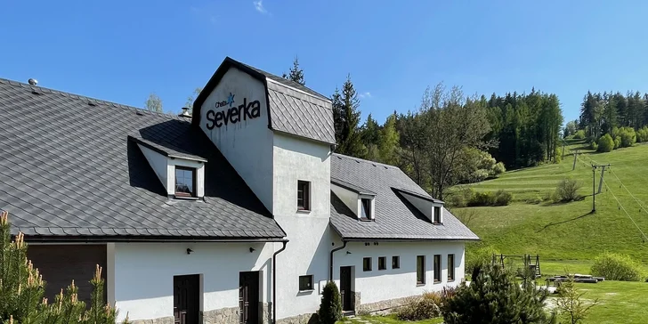 Apartmány na horské chatě v Jeseníkách vč. domácí stravy a neomezeného wellness s bazénem