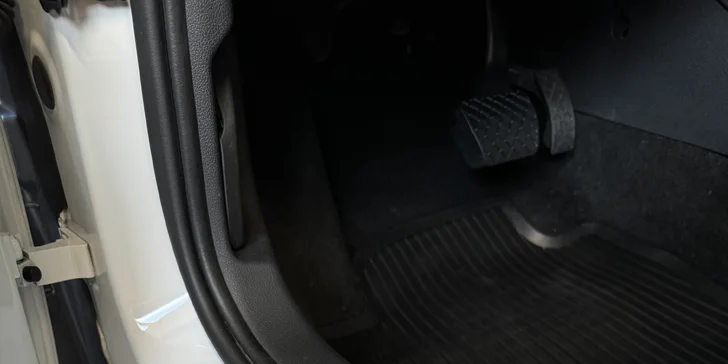 Mytí exteriéru, čištění interiéru i keramická ochrana