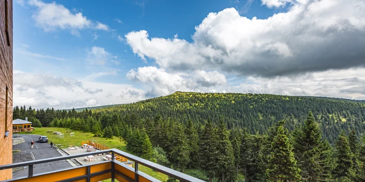 Ubytování v hotelu pod vrcholem Pradědu: snídaně či polopenze, wellness a spousta výletních cílů