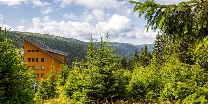 Ubytování v hotelu pod vrcholem Pradědu: snídaně či polopenze, wellness a spousta výletních cílů