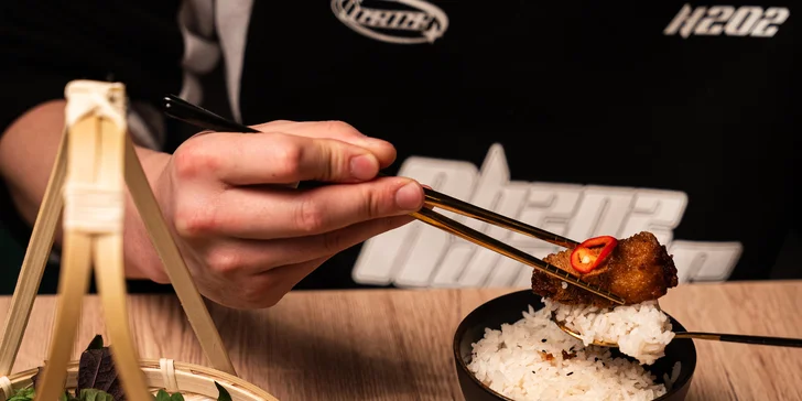 Vouchery na 500-1500 Kč do vegan asijské restaurace jako z pohádky: sushi, bún chả, burgery i krásný zážitek