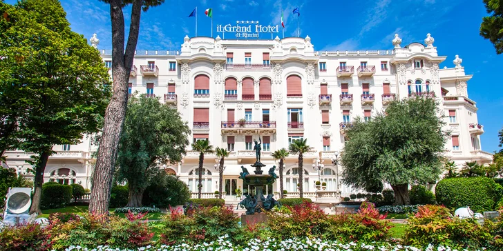 5* Grand Hotel Rimini: poloha hned u pláže, bazén, italské snídaně a úžasná atmosféra