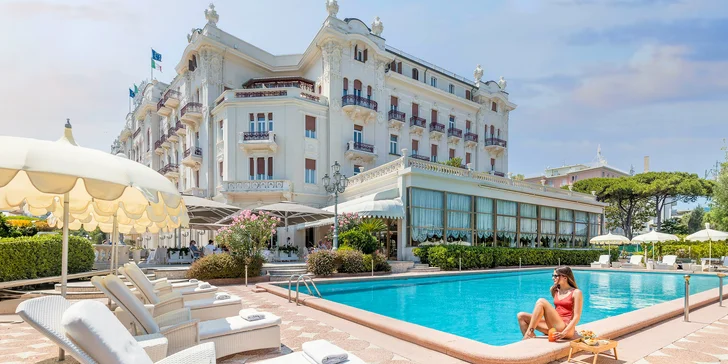5* Grand Hotel Rimini: poloha hned u pláže, bazén, italské snídaně a úžasná atmosféra