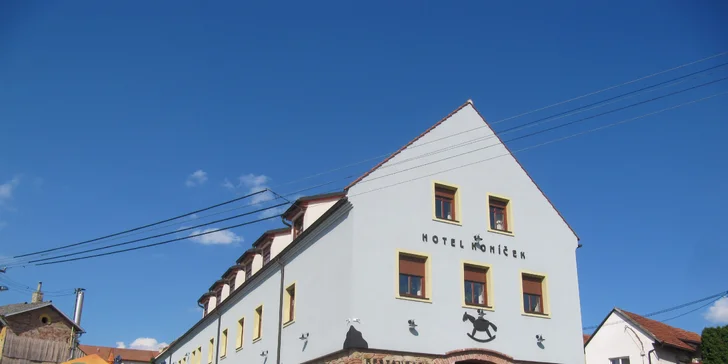 Stylový hotel na jižní Moravě se snídaní, degustační večeří i lahví vína