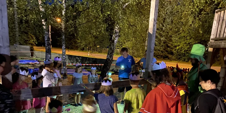 Vstup do Dětského letního parku i rodinný zážitkový večer s lanovkou a špekáčky na Bílé