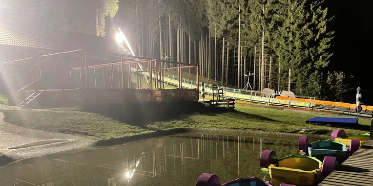 Vstup do Dětského letního parku i rodinný zážitkový večer s lanovkou a špekáčky na Bílé