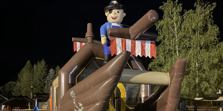Vstup do Dětského letního parku i rodinný zážitkový večer s lanovkou a špekáčky na Bílé