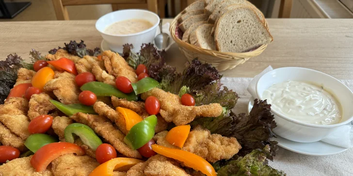 500 nebo 1000 g řízků, pečivo, zelenina, omáčky i 2 velká piva