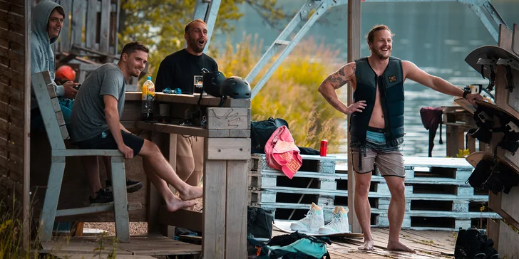 Zapůjčení paddleboardu vč. pádla na jezeře v Ejpovicích: 1 hod. i celý den