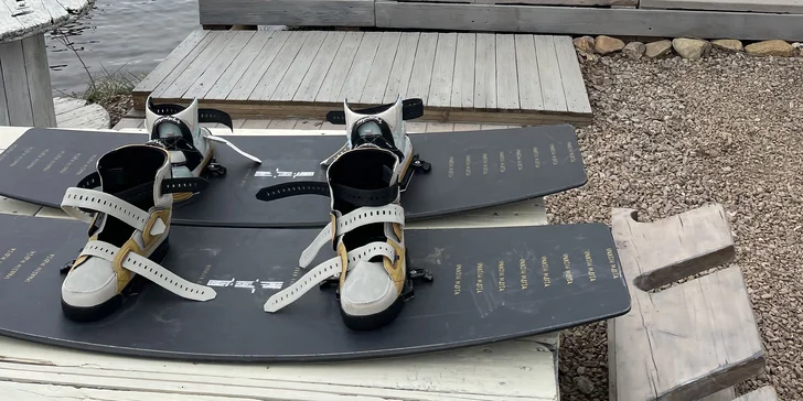 Zapůjčení paddleboardu vč. pádla na jezeře v Ejpovicích: 1 hod. i celý den