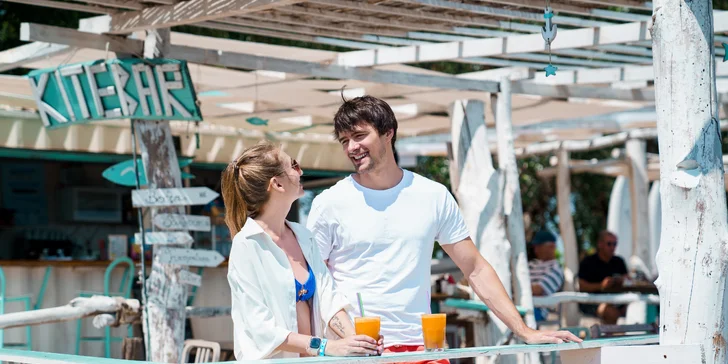 Dovolená v rodinném resortu u Jadranu: snídaně, polopenze či plná penze, bazén, písečná pláž