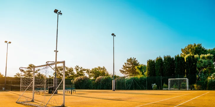 Rodinný resort u Jadranu: bez stravy nebo až plná penze, bazén a písečná pláž