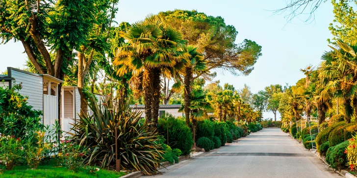 Rodinný resort u Jadranu: bez stravy nebo až plná penze, bazén a písečná pláž