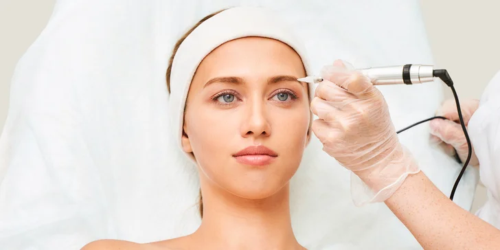 Permanentní make-up: dokonalé obočí nebo perfektně vykreslené rty
