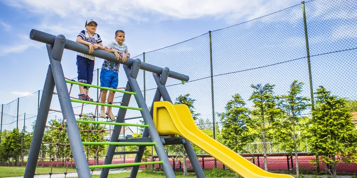 4* hotel u Balatonu se snídaní či polopenzí, bazénem a 2 dětmi do 5,9 let zdarma