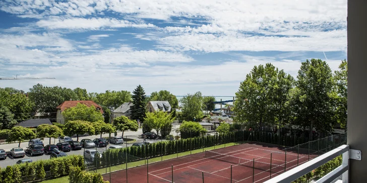 4* hotel u Balatonu se snídaní či polopenzí, bazénem a 2 dětmi do 5,9 let zdarma