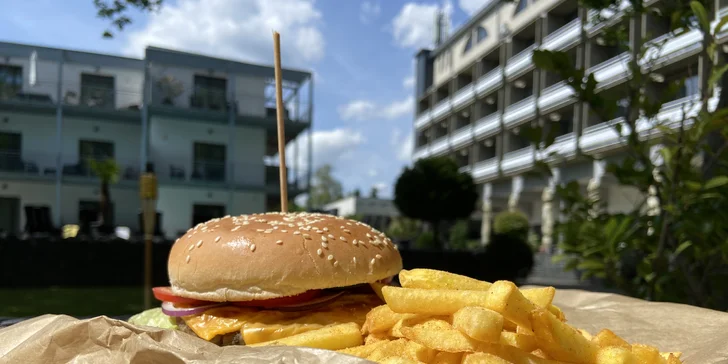 4* hotel u Balatonu se snídaní či polopenzí, bazénem a 2 dětmi do 5,9 let zdarma