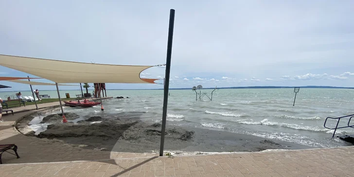 4* hotel u Balatonu se snídaní či polopenzí, bazénem a 2 dětmi do 5,9 let zdarma