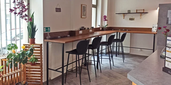 Koktejl pro 1 či 2 osoby v kavárně v Nuslích: mojito, aperol i gin tonic