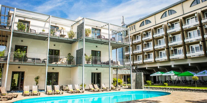 4* hotel u Balatonu se snídaní či polopenzí, bazénem a 2 dětmi do 5,9 let zdarma