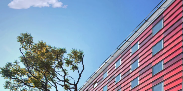 Moderní hotel v centru města Bielsko-Biała blízko u vlakového nádraží: snídaně i polopenze