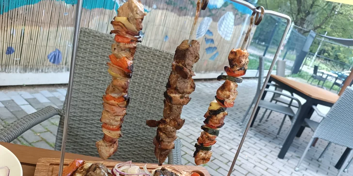 Všechny chutě Peloponésu: degustace vyhlášených pochoutek v tradiční řecké restauraci