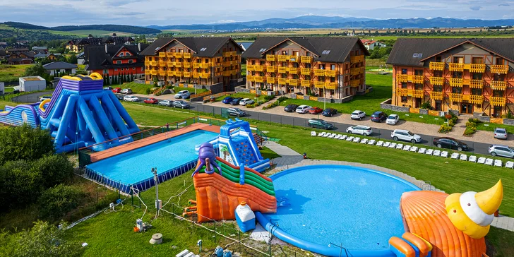 Pobyt ve Vysokých Tatrách: snídaně, polopenze, sleva do Aquacity Poprad i minifarma přímo v resortu