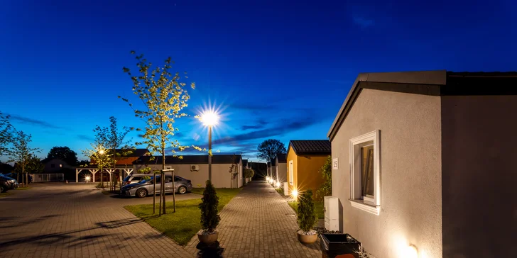 Rodinný pobyt u Energylandie: domek pro 6 osob s wellness zónou, vstup do zábavního Fantazja Parku
