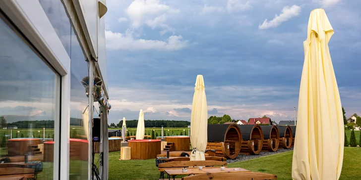 Rodinný pobyt u Energylandie: domek pro 6 osob s wellness zónou, vstup do zábavního Fantazja Parku