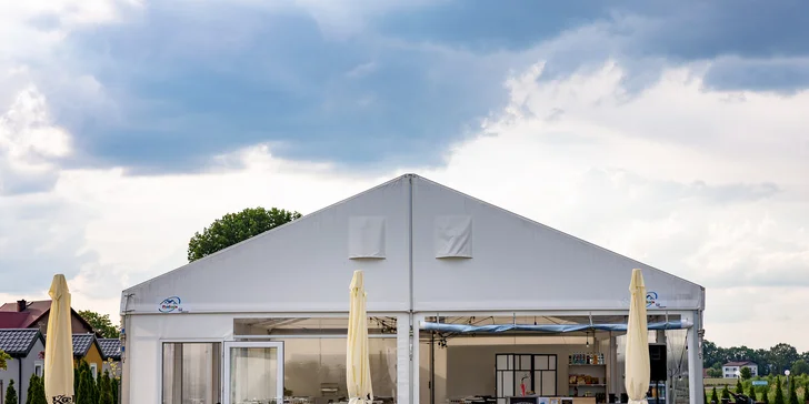 Rodinný pobyt u Energylandie: domek pro 6 osob s wellness zónou, vstup do zábavního Fantazja Parku