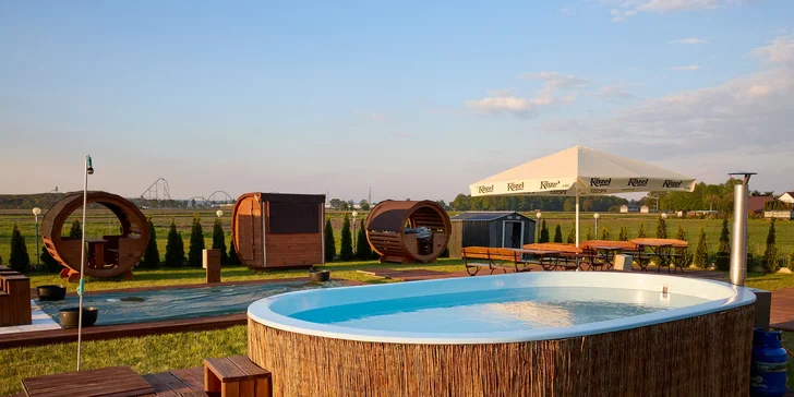 Rodinný pobyt u Energylandie: domek pro 6 osob s wellness zónou, vstup do zábavního Fantazja Parku