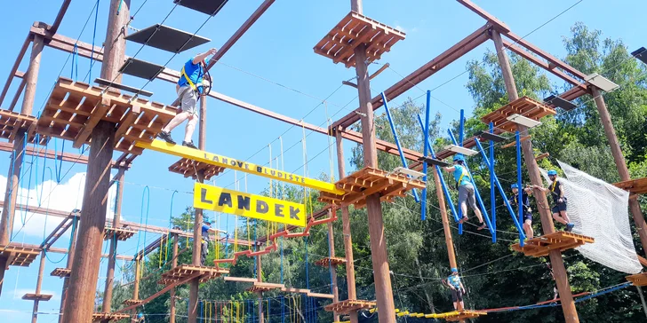 Adrenalin v Landek parku: simulace volného pádu z výšky 10 metrů pro 2 nebo 4 osoby