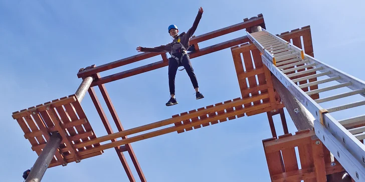 Adrenalin v Landek parku: simulace volného pádu z výšky 10 metrů pro 2 nebo 4 osoby