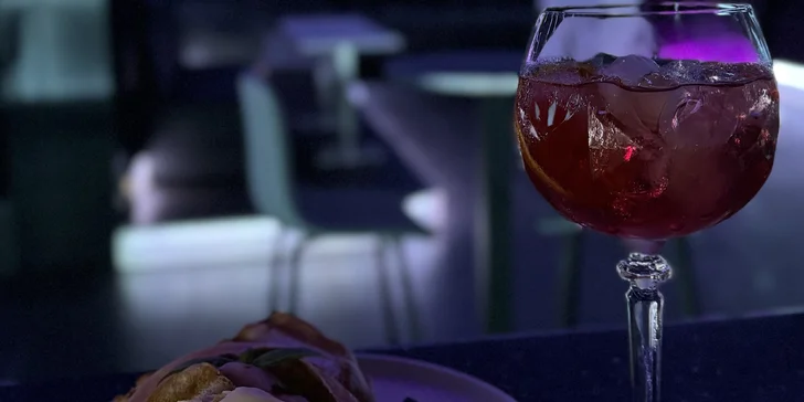 Sisha, drinky i snack pro dva nebo celou partu v baru se spoustou zábavy