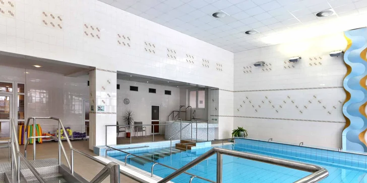 Vstup do aquacentra na 1,5 hod. pro děti i dospělé: wellness, bazén i tobogán